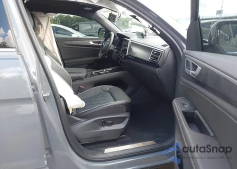 2024 Volkswagen Atlas Cross Sport 2.0T Sel Premium R-Line z USA, uszkodzony, nr VIN 1V2FE2CA0RC260386